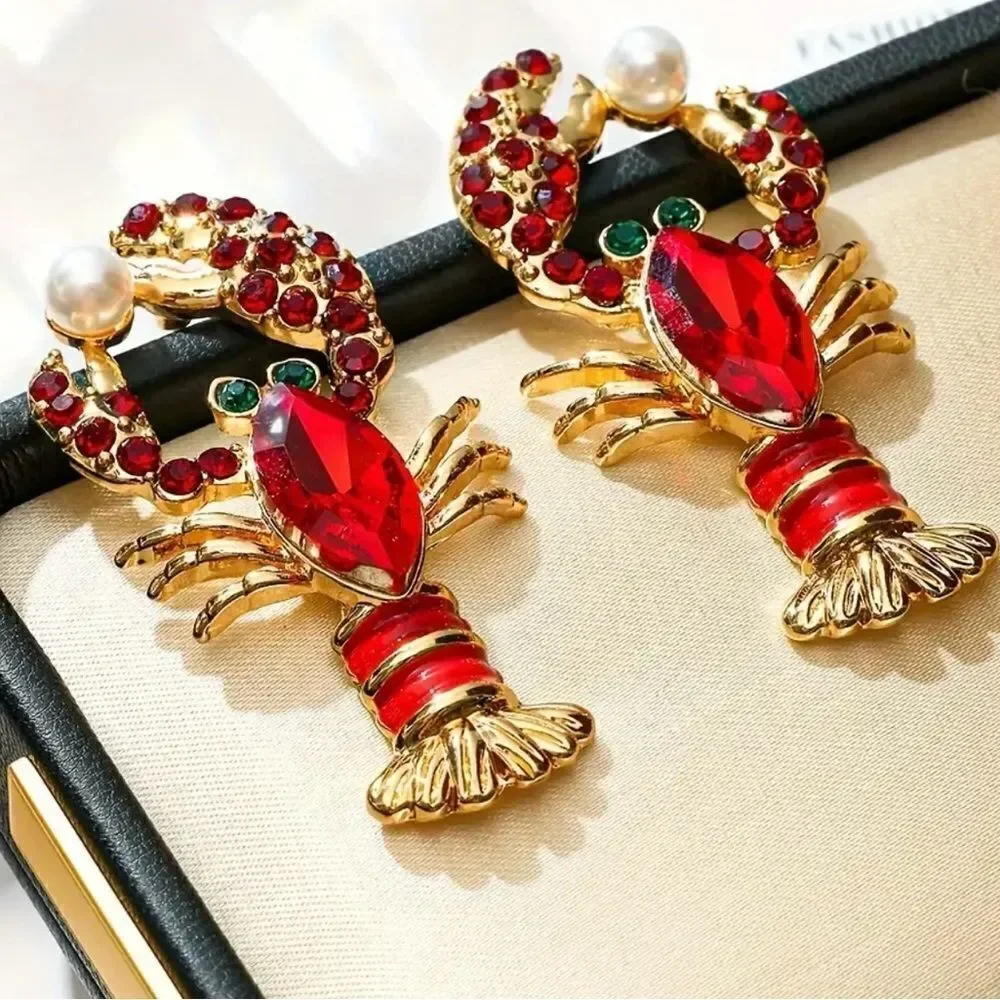 🦞 Betsey Johnson stunning sparkling crystal encrusted red lobster earrings 🦞